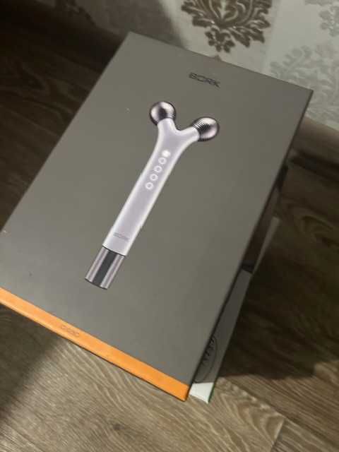 Массажер с миостимуляцией и микротоками для лица Bork