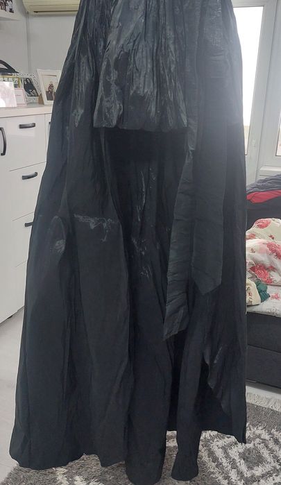 Rochie neagră cu trena S