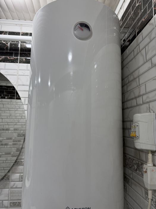 Продам бойлер Аристон