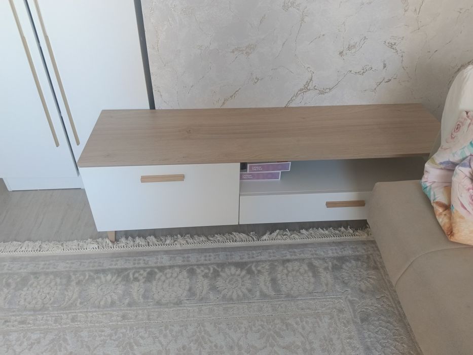 Продам ТВ тумбу .