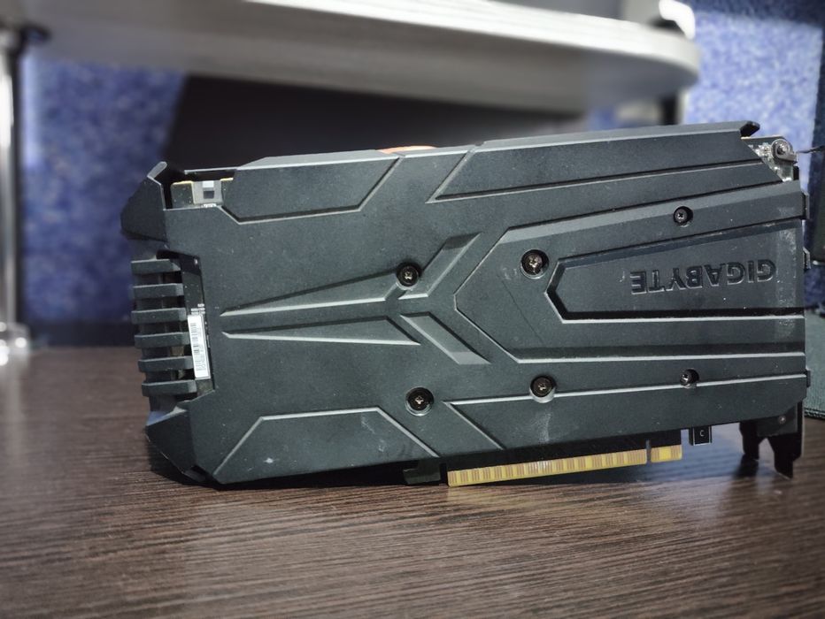 Gigabyte gtx 1050 ti windforce - не даёт картинку