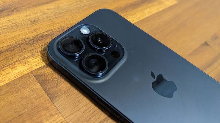 Продам iphone 15 pro 512GB