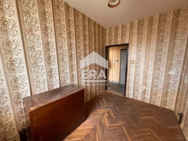 Гарсониера в кв. "Владиславово", близо до пазара, за продажба, с площ