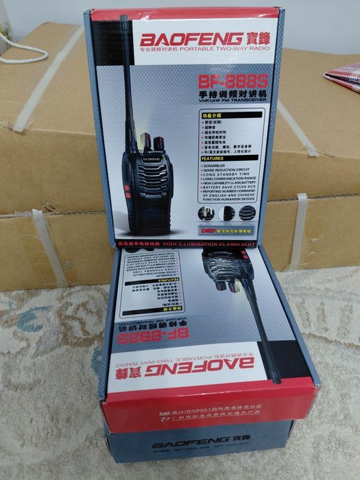 Продам рация новый наушник