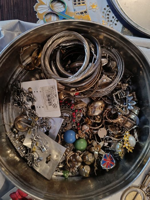 Lot bijuteri lanțuri brățări cercei vintage