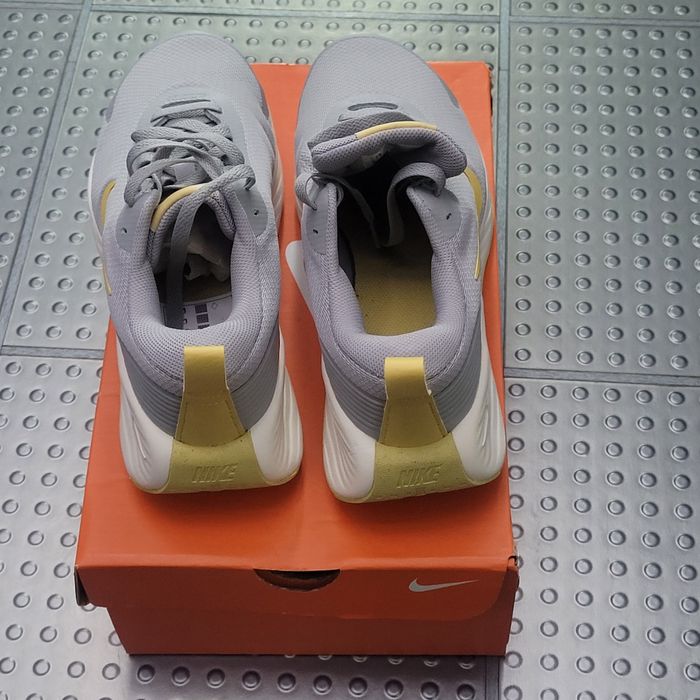 Маратонки    Nike