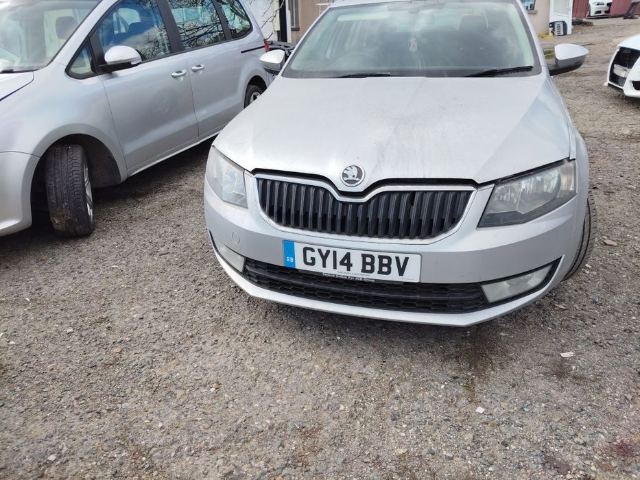 Шкода Октавия комби 1.6 тди 2015 год