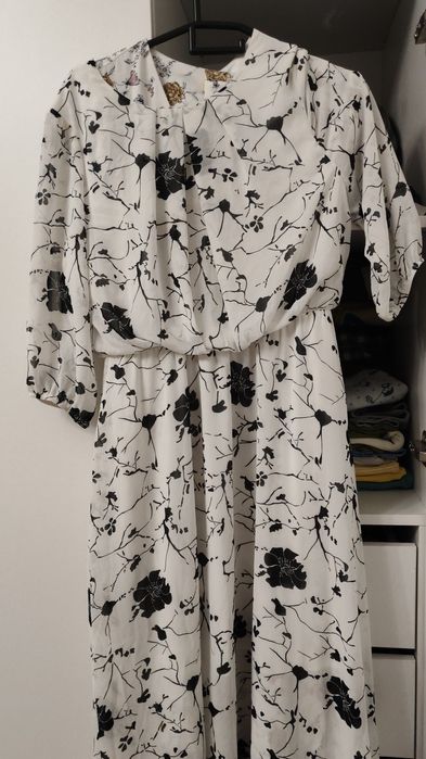 продам две  платье