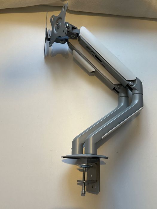 Suport birou 2 monitoare Serioux MM63-C024, 17″-32″, 9kg, argintiu