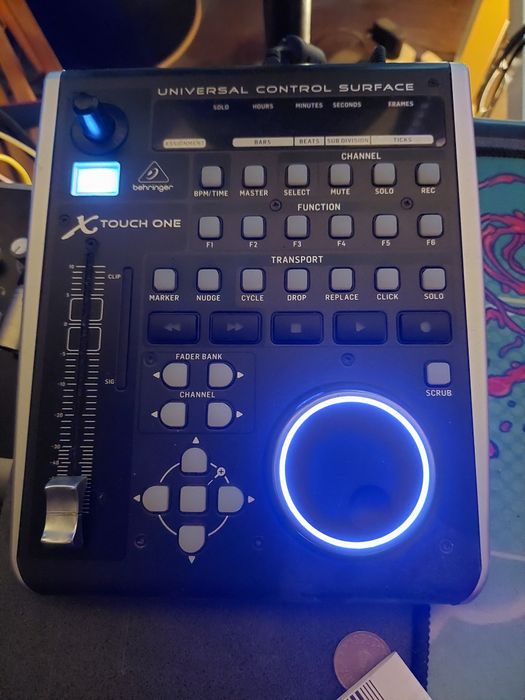 Daw controller Behringer X Touch One