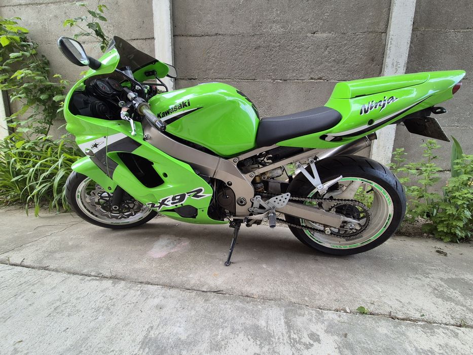 Kawasaki  Ninja ZX9R    143cp