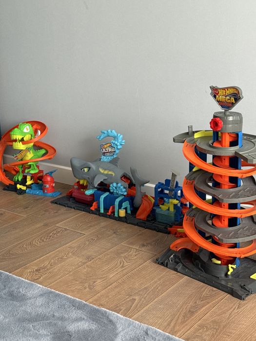 Машинки гонки хотвилс