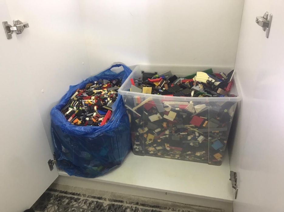 продам 150 литров оригинального лего