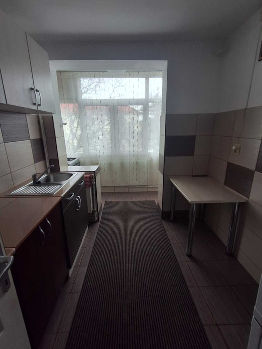 Apartament 3 camere vis-a-vis de tribunal