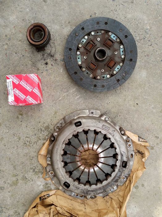 Корзина и диск сцепления оригинал Б/У  Toyota Camry старых моделей