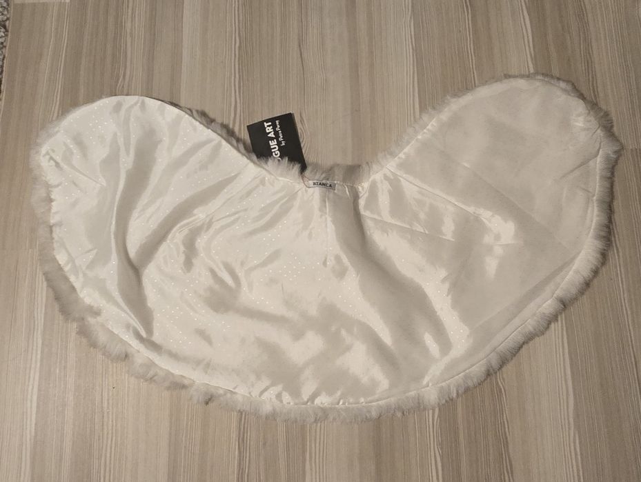 Bolerou/Blana pentru umeri alba Vogue Art