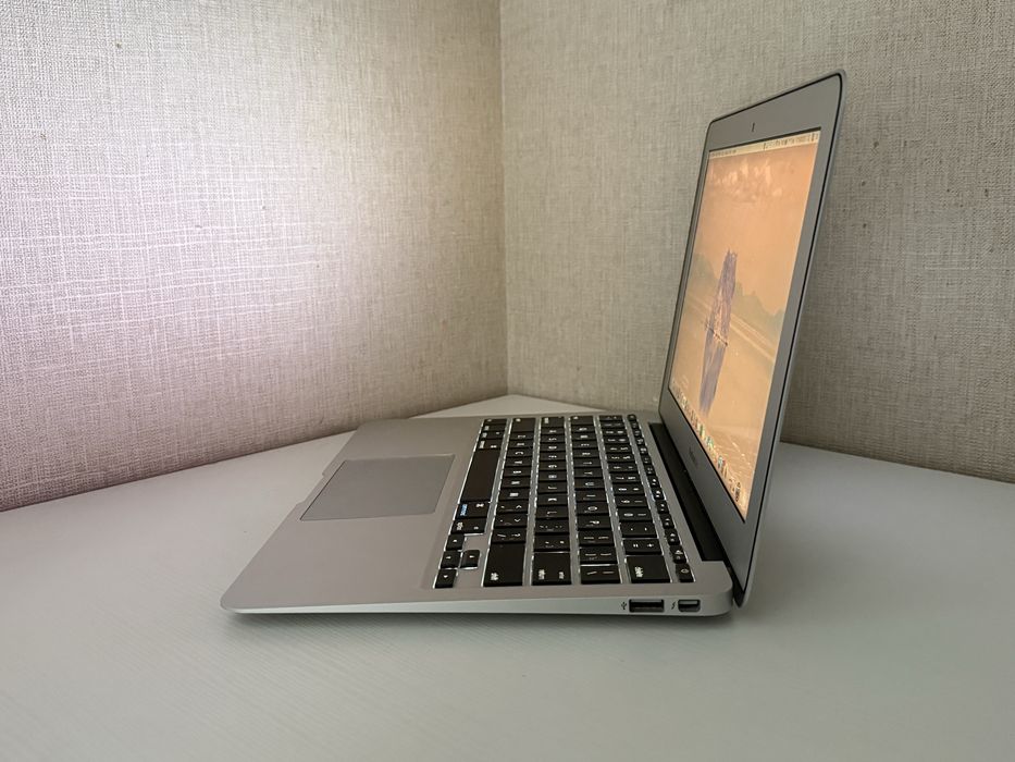 MacBook Air 11″ Mid 2013 —отличное состояние