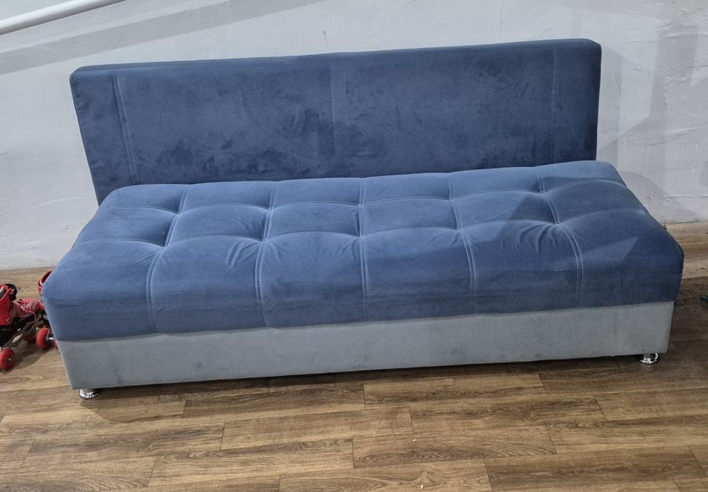 Продам стол, шкаф, диван