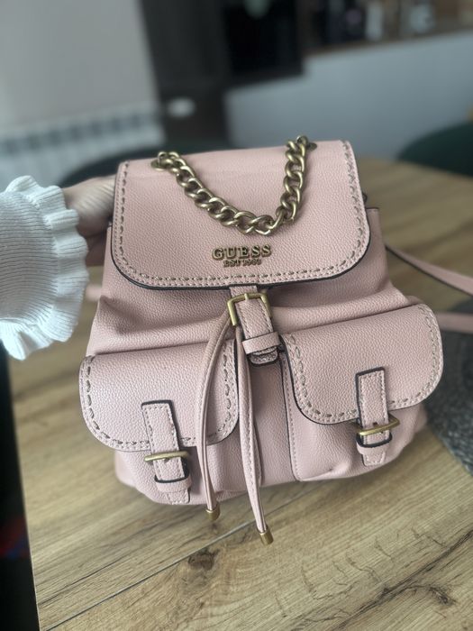Дамска раница  Guess