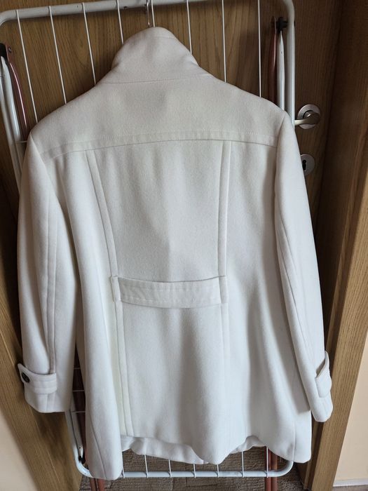 Haina de dama din stofa alba