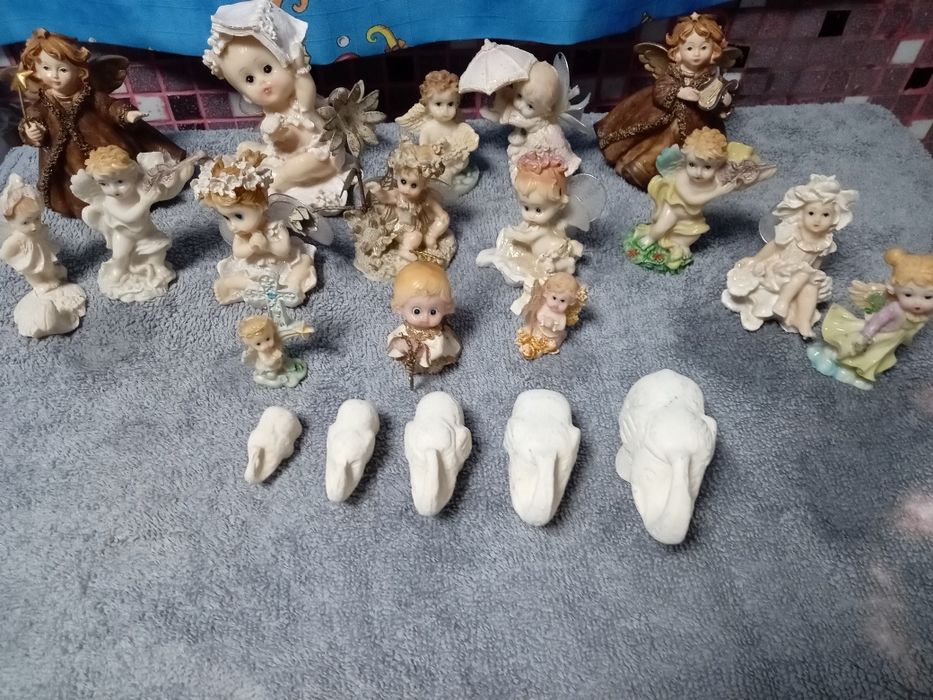 Bibelori de vanzare tot ce se vede an poze