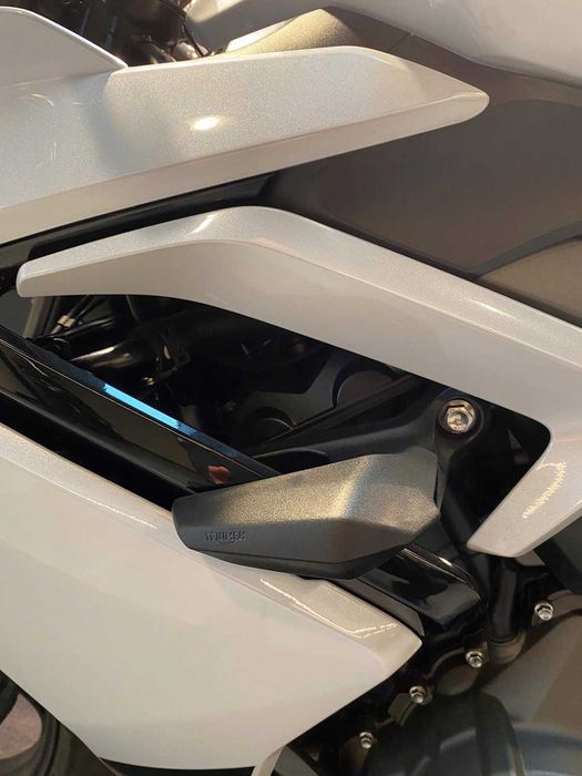 Motocicleta Triumph Daytona 660 2024 Second | Rate | Leasing