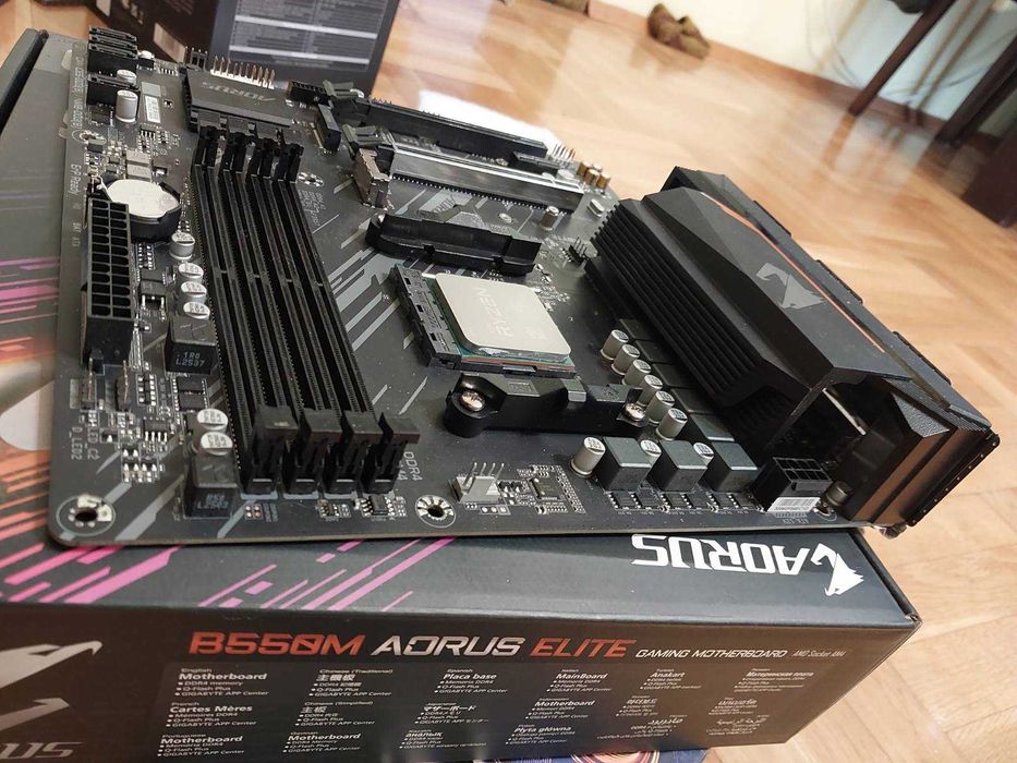 AMD Ryzen 9 5900X + Gigabyte B550M Aorus Elite