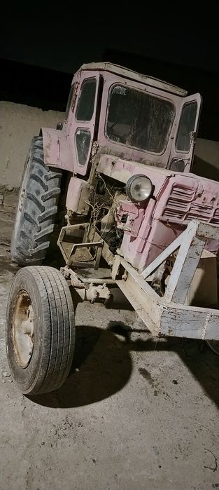 T 40 Taraktor sotiladi