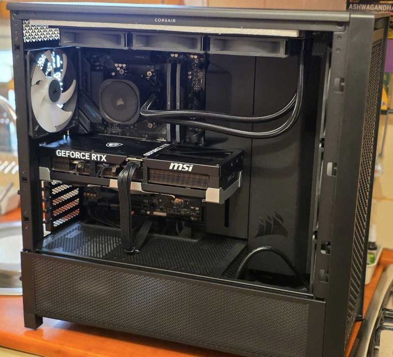 Sistem Desktop Ultimate Gaming AMD Ryzen 9 9900X3D, Corsair 64GB DDR5 6000 MHz, 4TB SSD Corsair, NVIDIA MSI RTX 5090 32GB, nou, Garantie 2 ani la eMAG