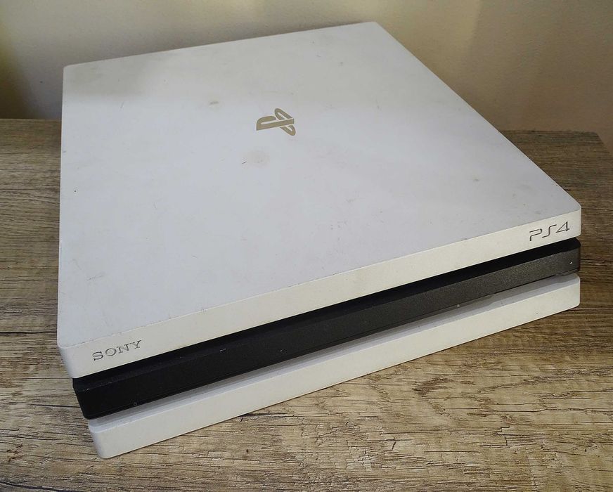 Работещ Плейстеишън PlayStation PS 4 Pro