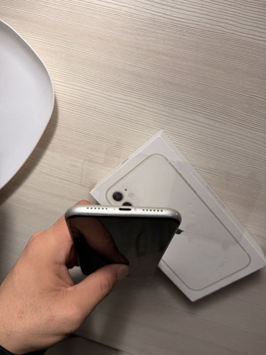 Iphone 11,коробкасы бар,ремонтта болмаған