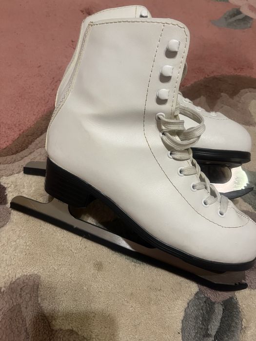 Продам коньки для девочки