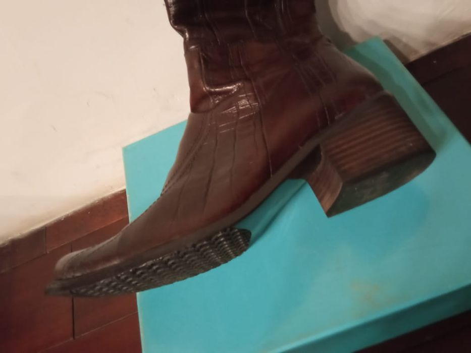 Женские сапоги кожаные