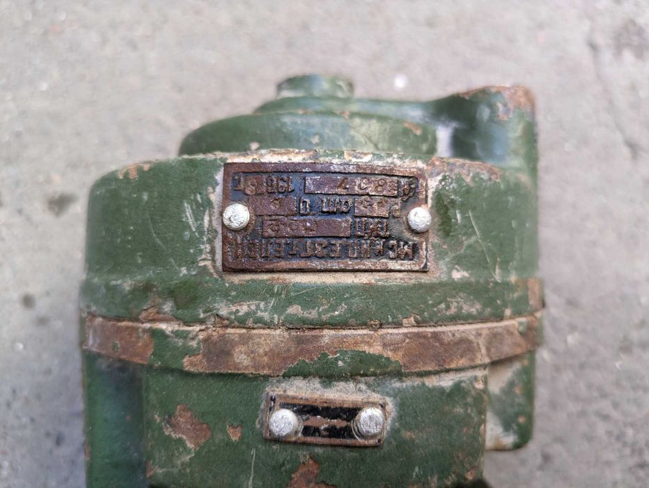 Гидропривод, насос пластинчатый нерегул-емый 63 атм. Г12-2. Елец 1968г