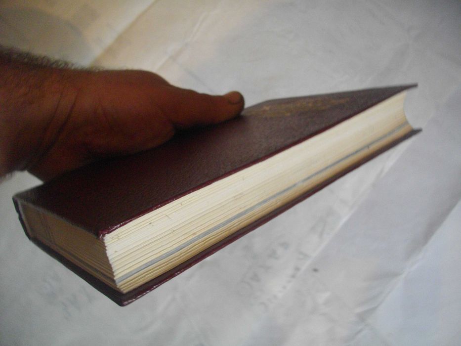 Тодор Живков Биографичен очерк със снимков материал Лукс кожа издания