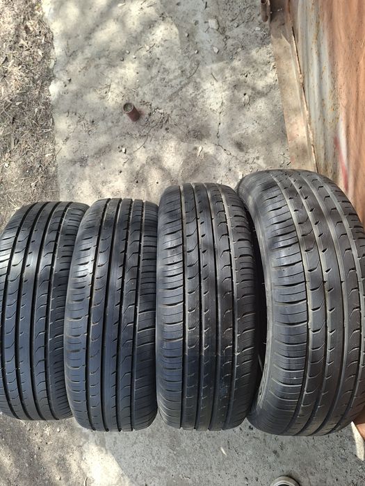 Продам шины. 195/55/16  маххис