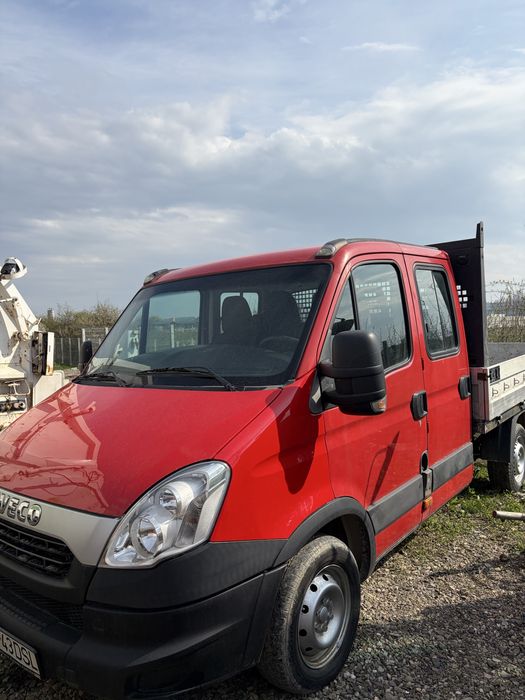 Vindem din stoc diferite autoutilitare doka Crafter si Iveco Daily cu bena basculabila