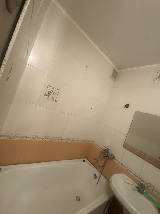 Отдам даром кафель!!!