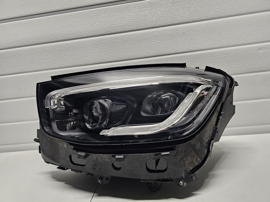 Far stanga Mercedes GLC Facelift W253