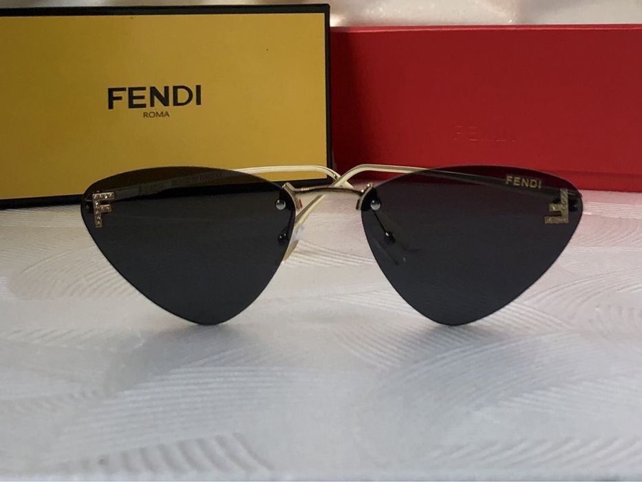 Дамски слънчеви очила триъгълни 3 цвята черни кафяви сини