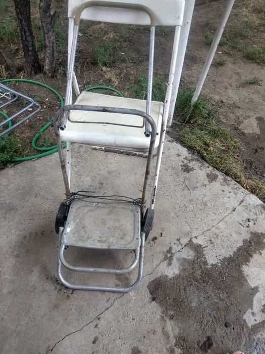 Складные стулья продаю