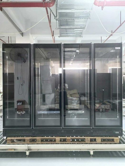 Vitrina verticala refrigerare cu 4 usi Full Glass / 250 cm / STOC NOU