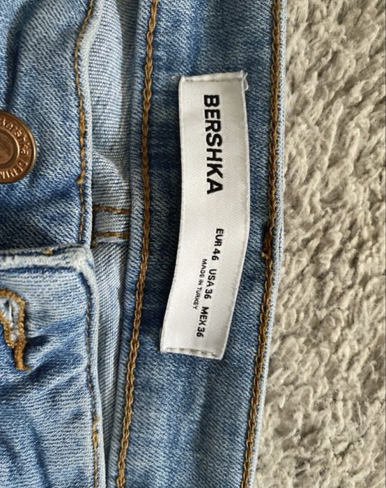 Blugi Bershka pentru barbati