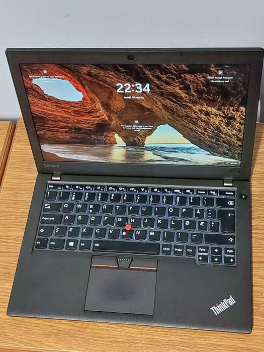 Laptop Lenovo 12.5 i7 6600u 2,6Ghz/3,4Ghz, 16GB, 128GB, Win11 Office24