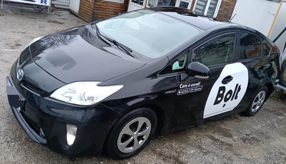 Închiriez Toyota Prius 3 FACE-LIFT, Hibrid, BOLT-UBER