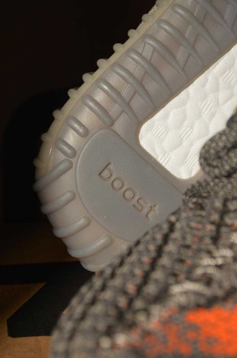 Yeezy 350 Beluga Orange  40/41+  Box