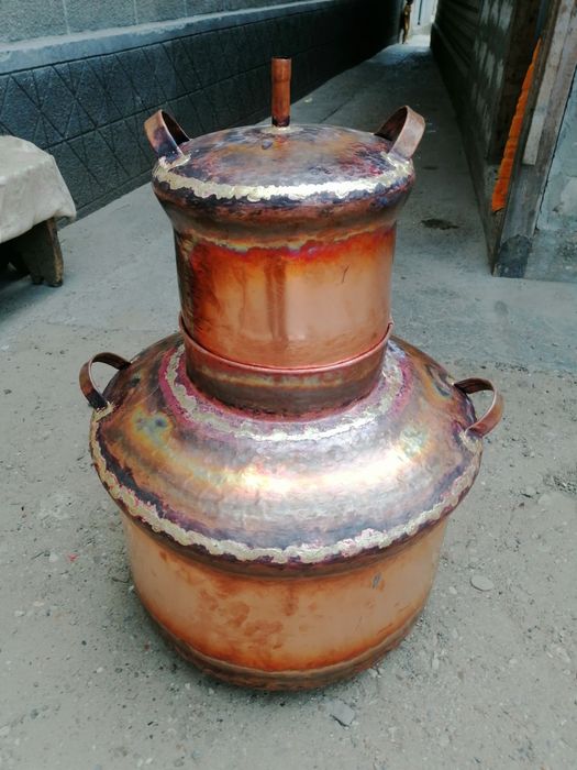 Vindem cazane de țuică din cupru(aramă), iar capacitatea acestuia se f