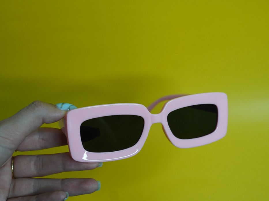 Солнечные розовые очки