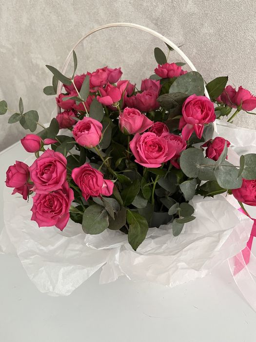 Кустовая роза свежая