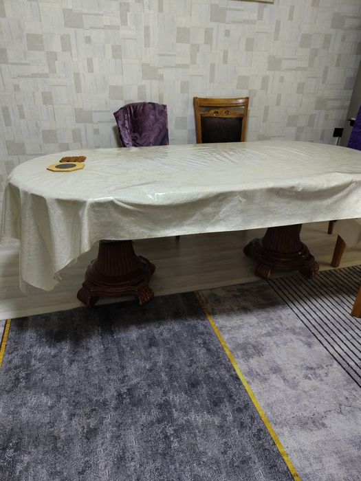 Продам стол добротный